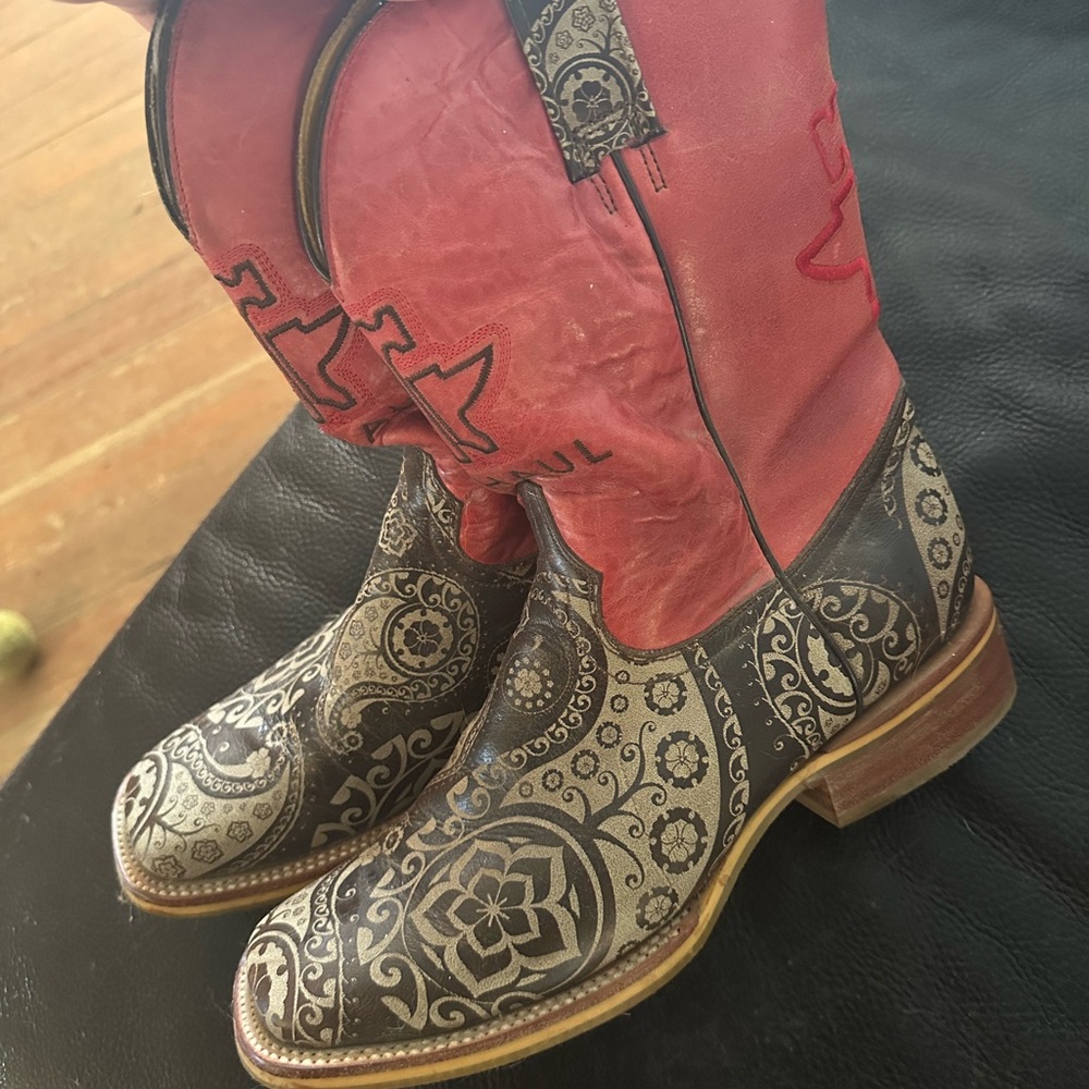 Tin Haul cowboy Boots